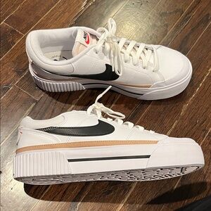 Nike Womens Nike Court Legacy Lift - Never Worn